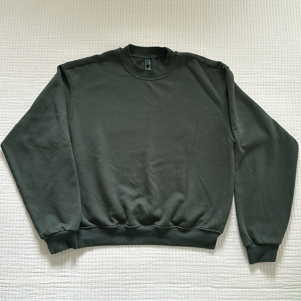 LIKE NEW SKIMS Cotton Blend Fleece Classic Crew Sweatshirt - Green - Medium